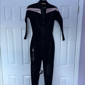 Henderson | wetsuit Size 6 3MM Black Pink
